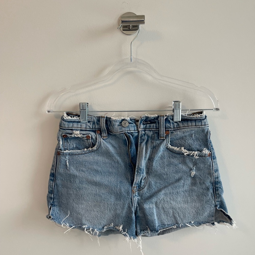Abercrombie The Mom Short High Rise